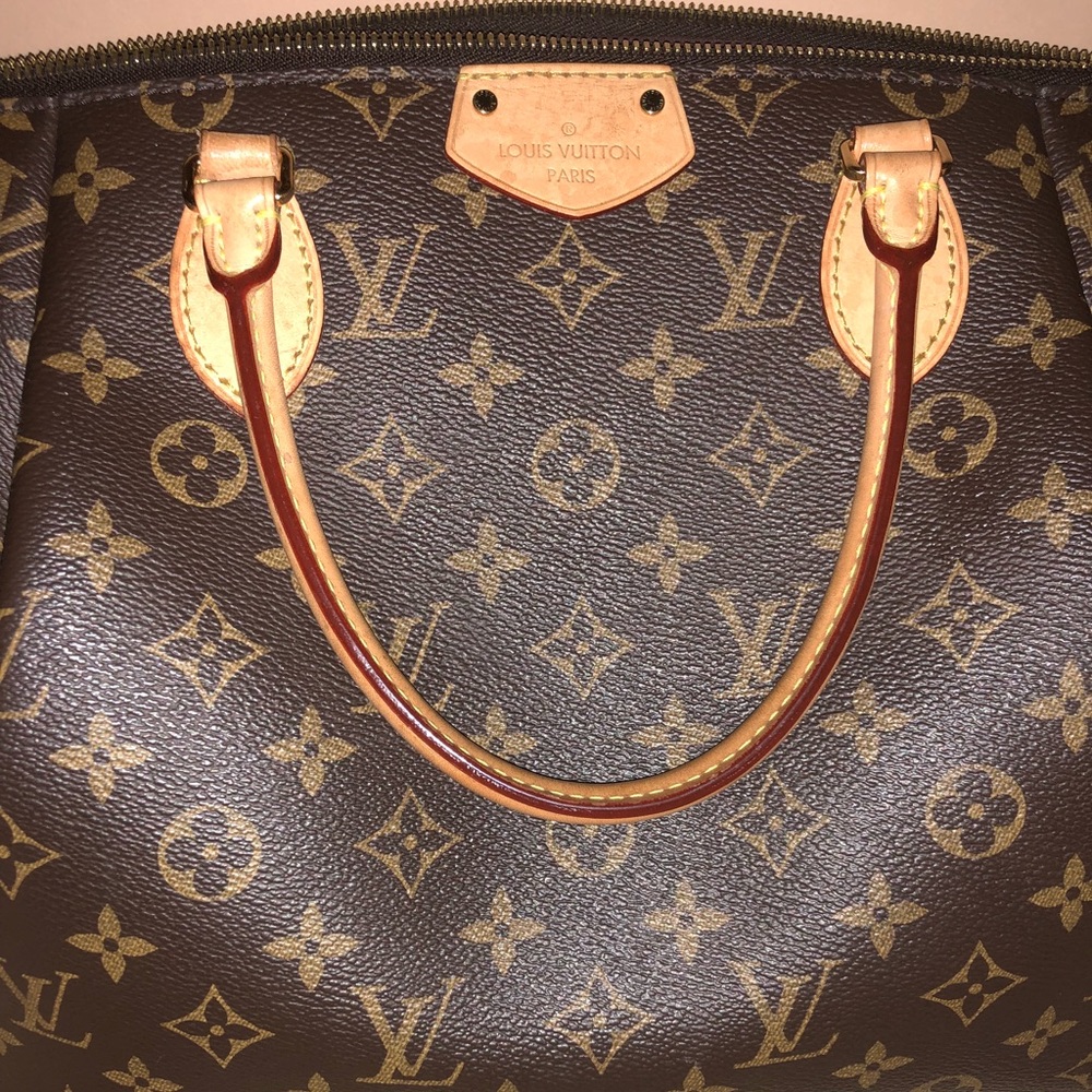 Louis Vuitton Turenne MM Crossbody